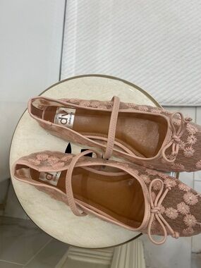 DV by Dolce Vita Dusty Pink Floral Embroidered Mary Jane Flats